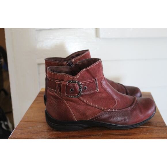 Women's Earth Origins Dayton Suede Buckle Accent Ankle Boot/Bottie Size 8 1/2 - Picture 7 of 8